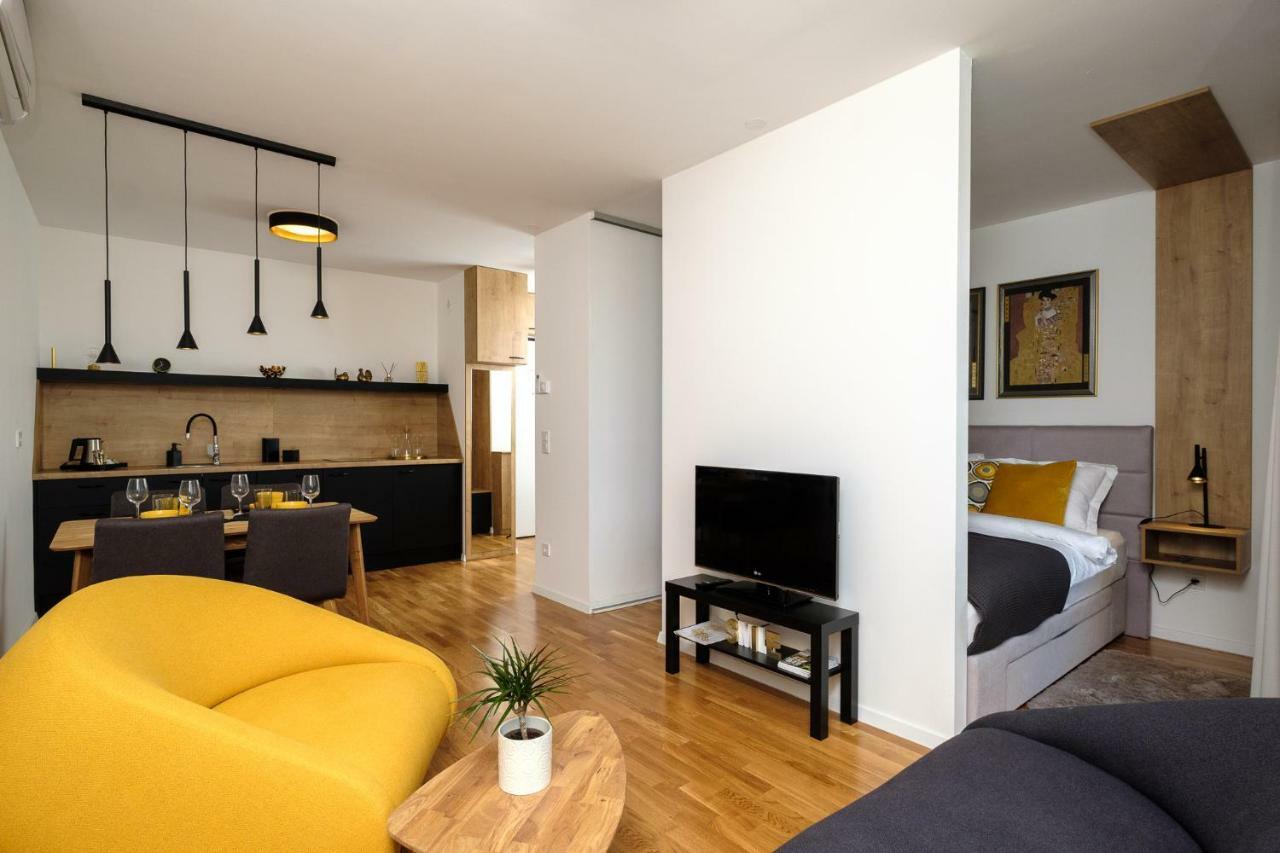 Studio Apartman Krila Wings- Parking In Garage 萨格勒布 外观 照片