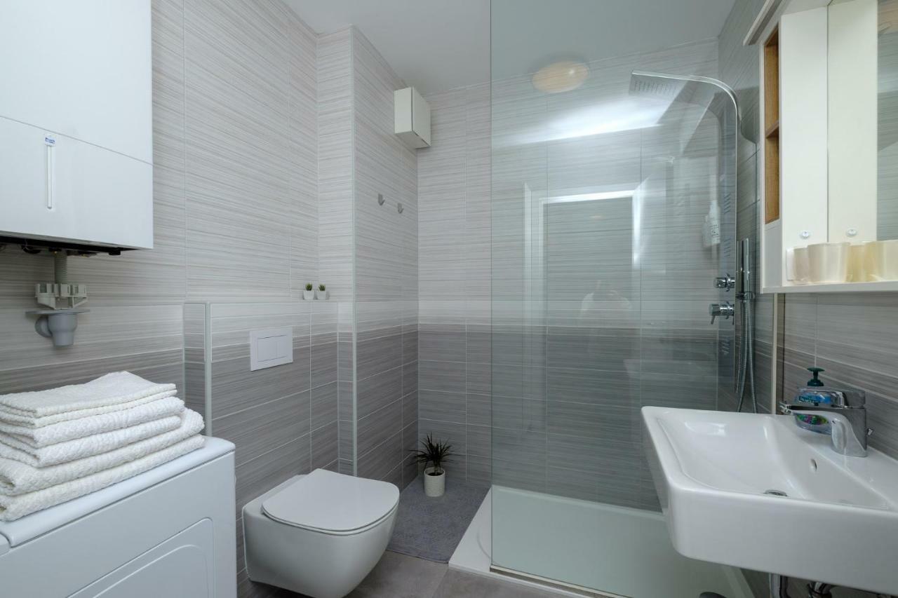 Studio Apartman Krila Wings- Parking In Garage 萨格勒布 外观 照片
