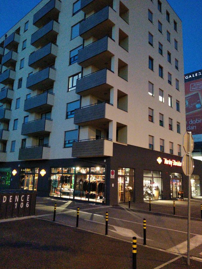 Studio Apartman Krila Wings- Parking In Garage 萨格勒布 外观 照片
