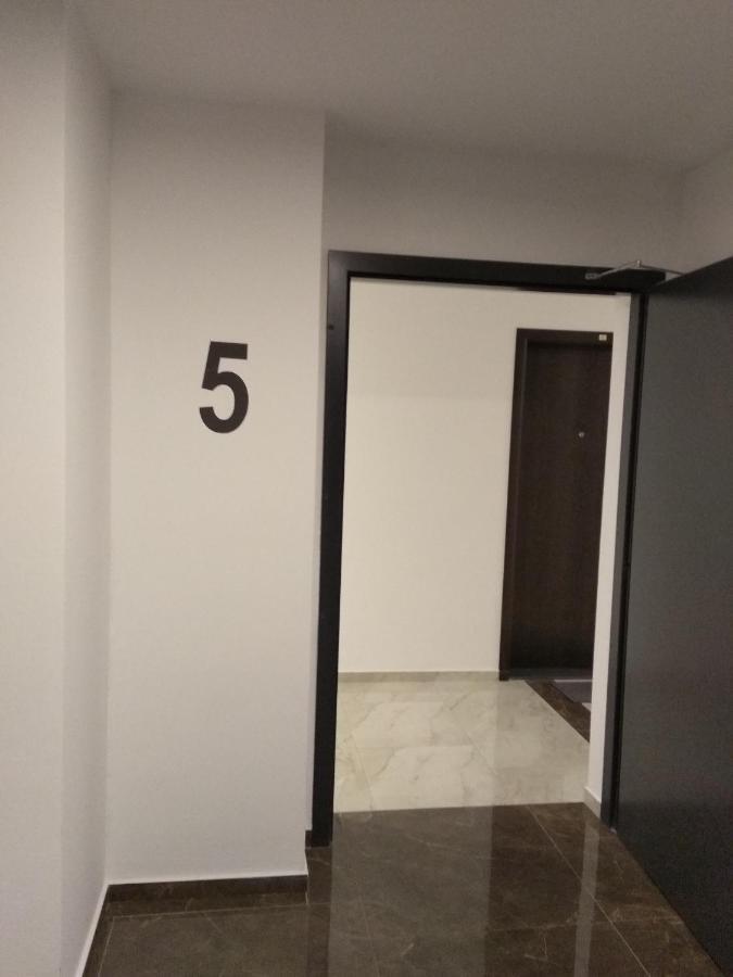 Studio Apartman Krila Wings- Parking In Garage 萨格勒布 外观 照片